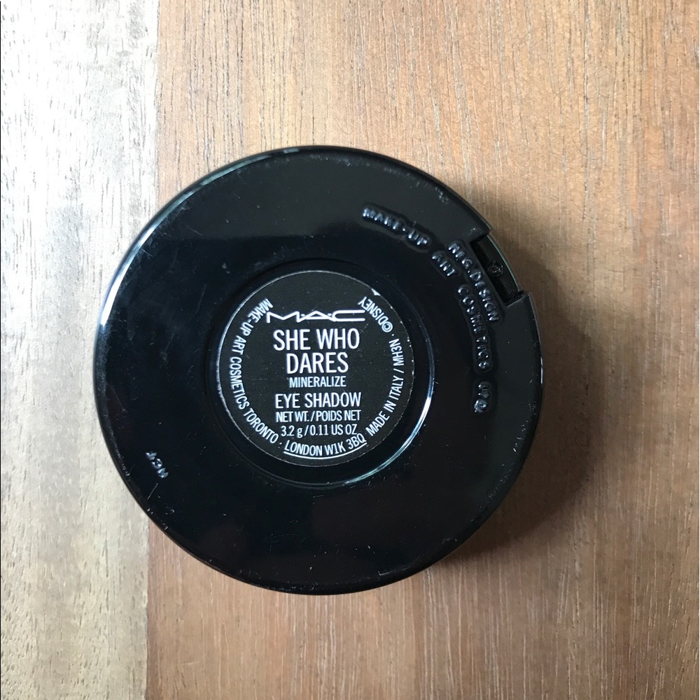 MAC Makeup - Picture 2 of 3